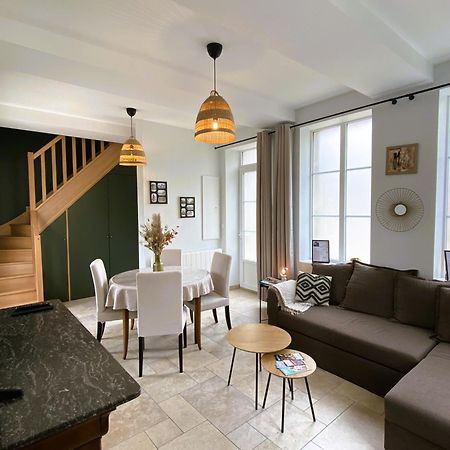 Maison 2 Chambres Avec Parking Et Jardin ノワイヨン エクステリア 写真