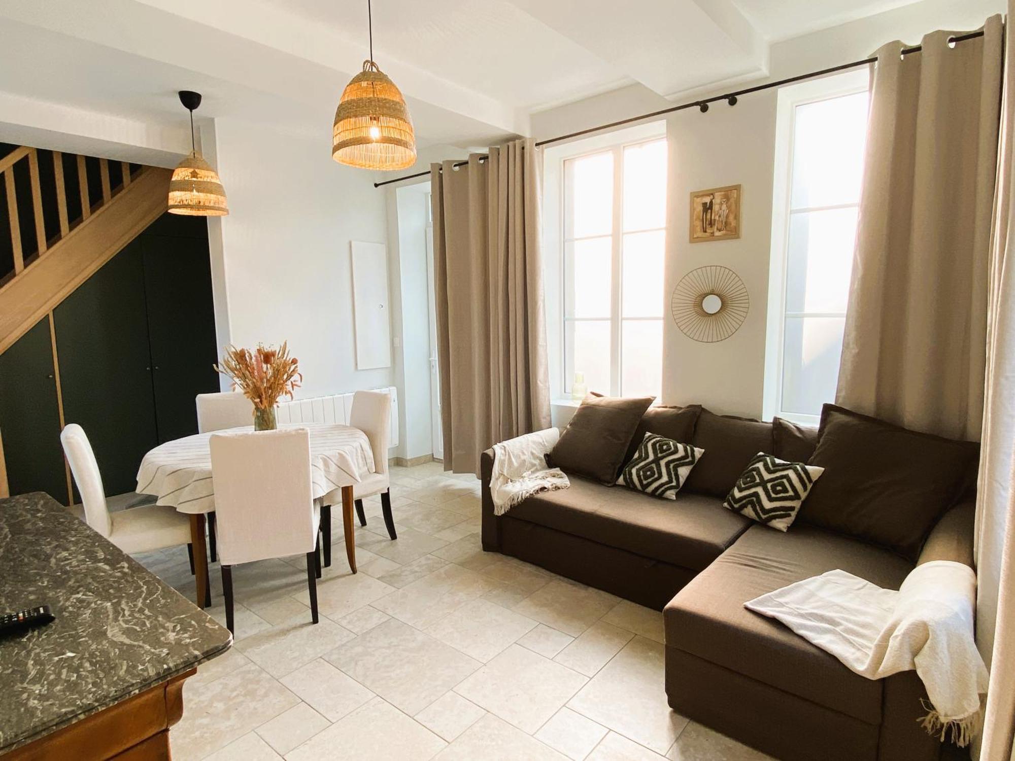 Maison 2 Chambres Avec Parking Et Jardin ノワイヨン エクステリア 写真
