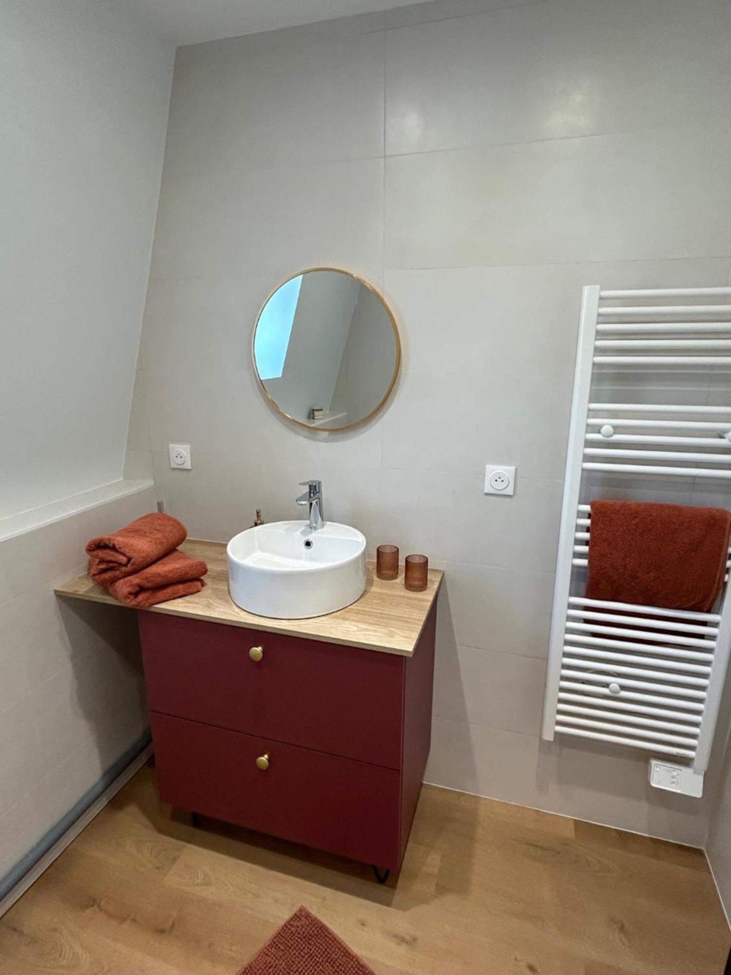Maison 2 Chambres Avec Parking Et Jardin ノワイヨン エクステリア 写真