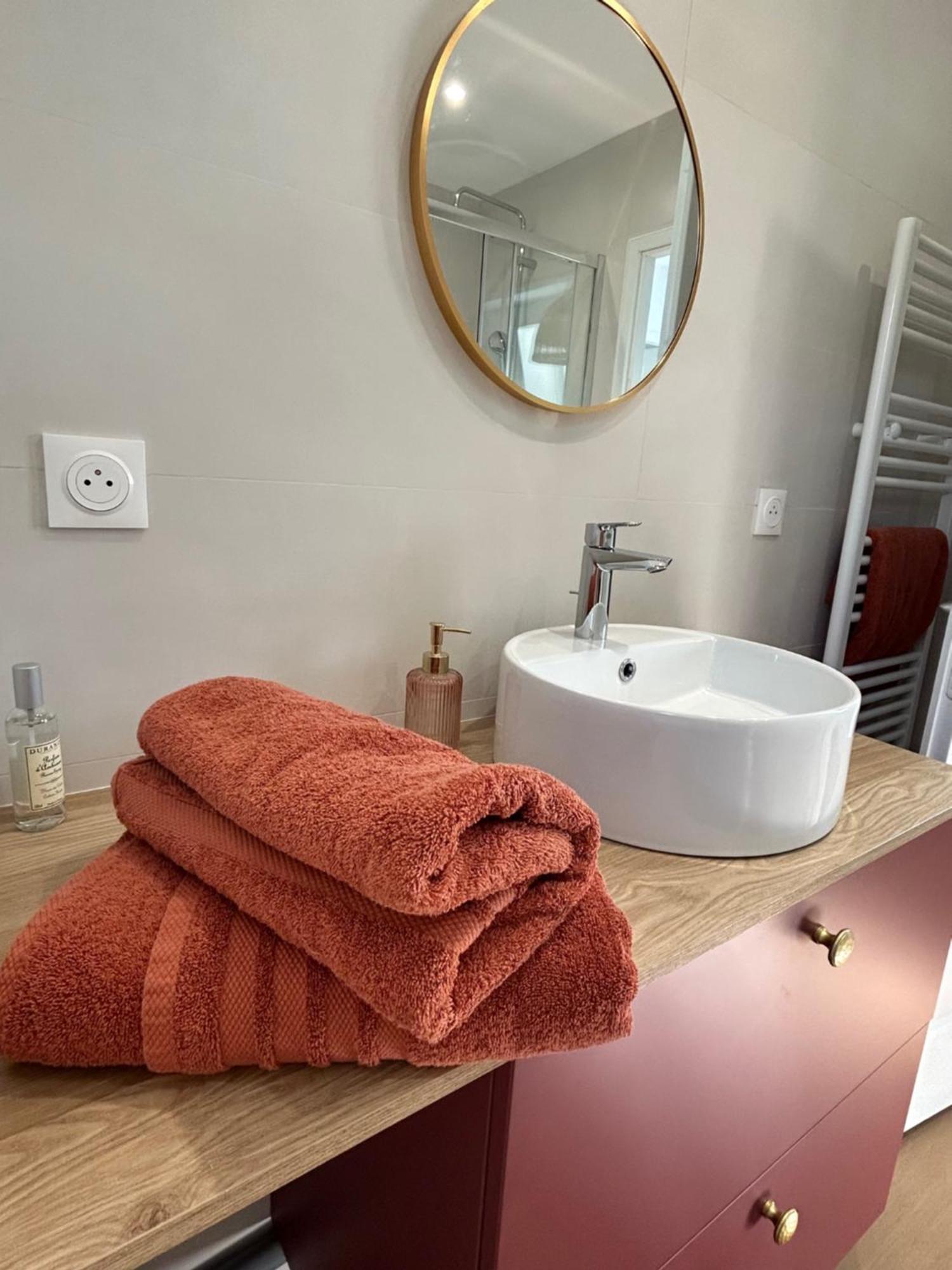 Maison 2 Chambres Avec Parking Et Jardin ノワイヨン エクステリア 写真