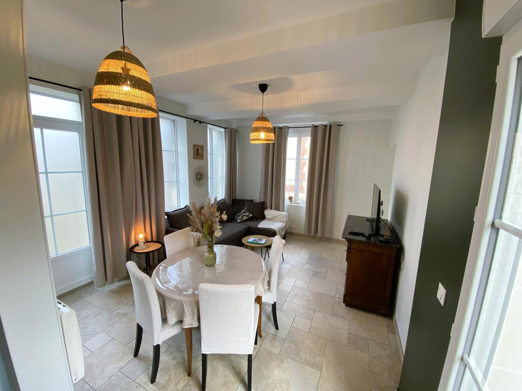Maison 2 Chambres Avec Parking Et Jardin ノワイヨン エクステリア 写真