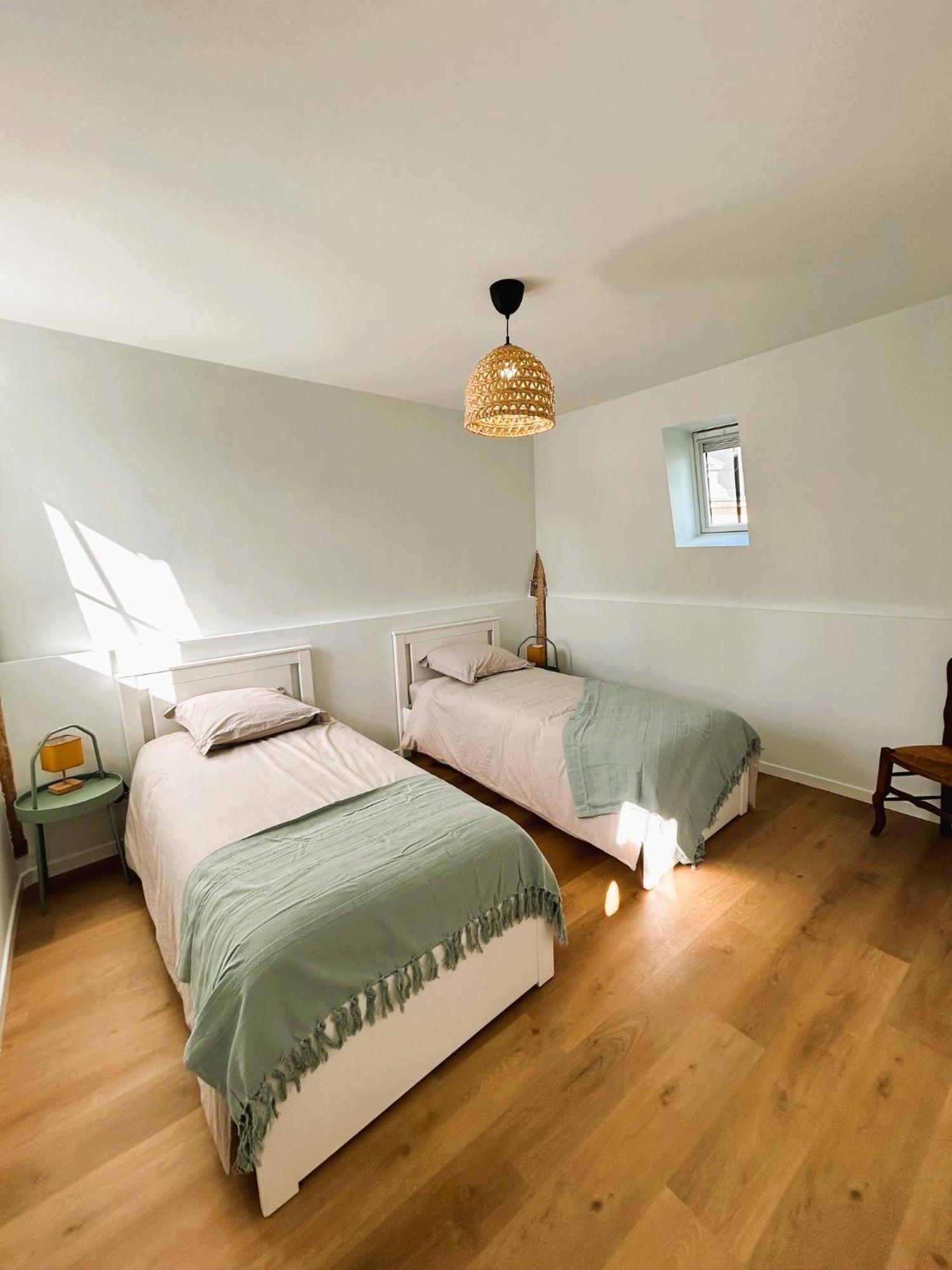 Maison 2 Chambres Avec Parking Et Jardin ノワイヨン エクステリア 写真